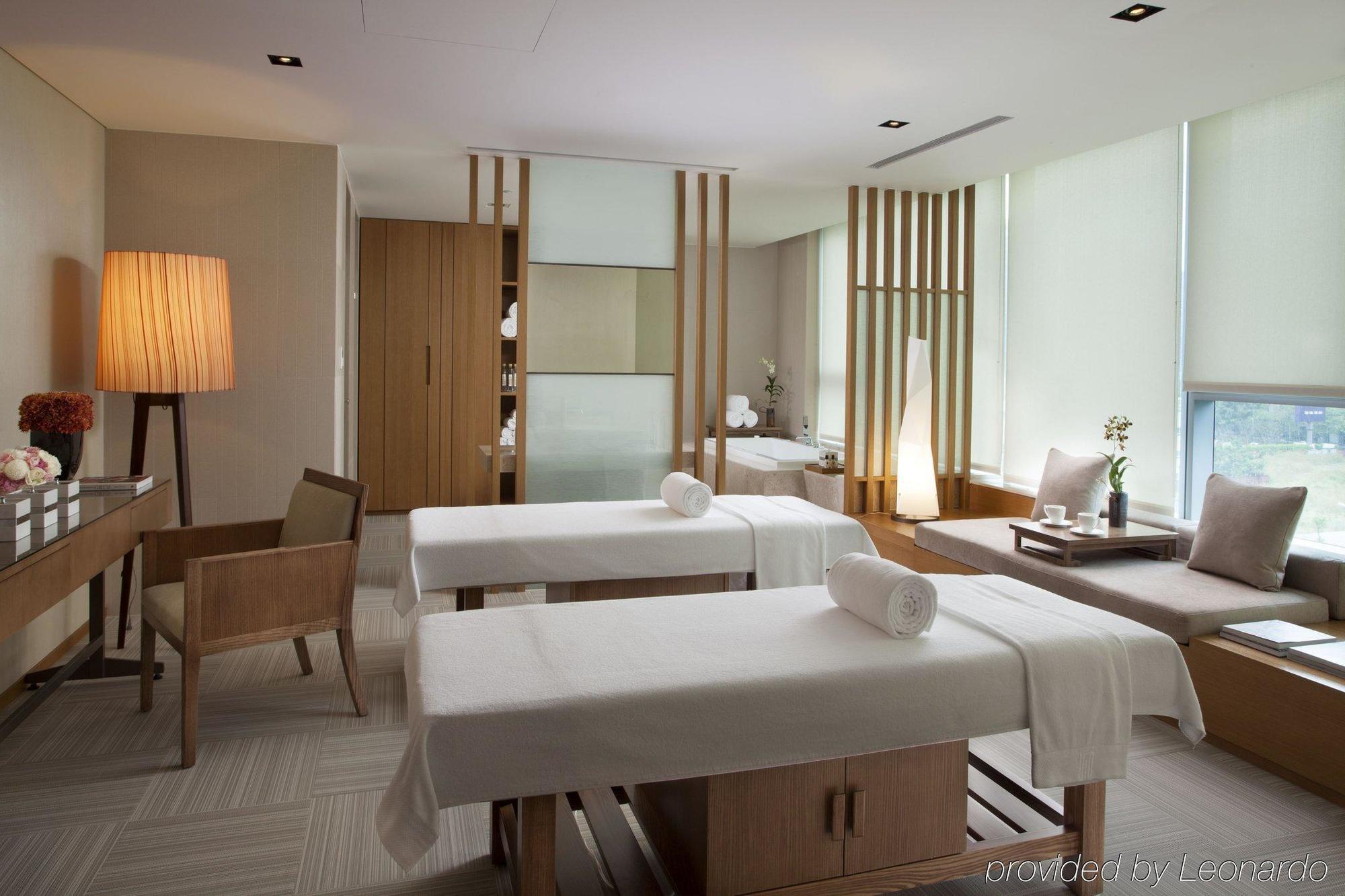 Millennium Hotel Taichung Extérieur photo Spa at The Park, Hyderabad