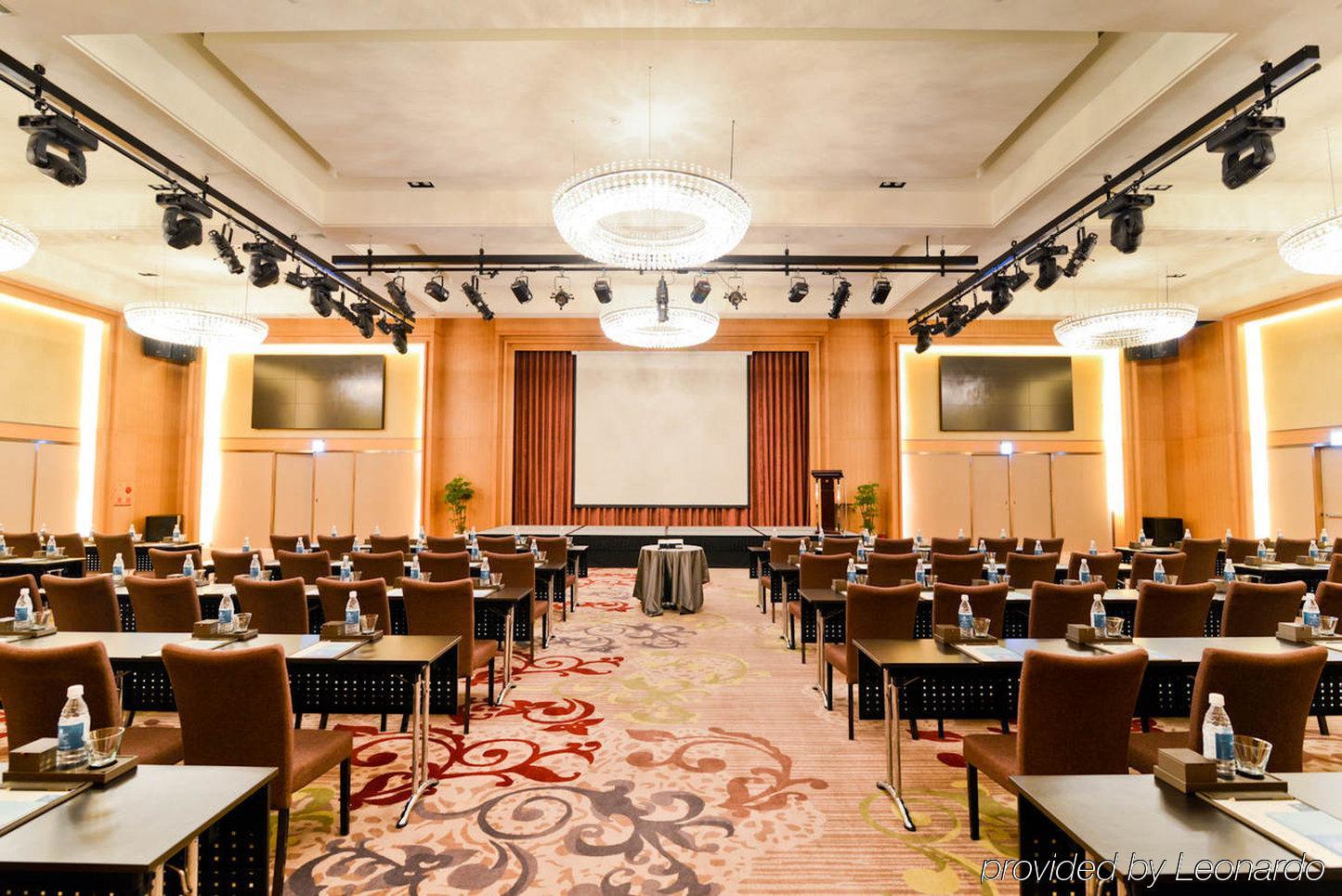 Millennium Hotel Taichung Extérieur photo The ballroom
