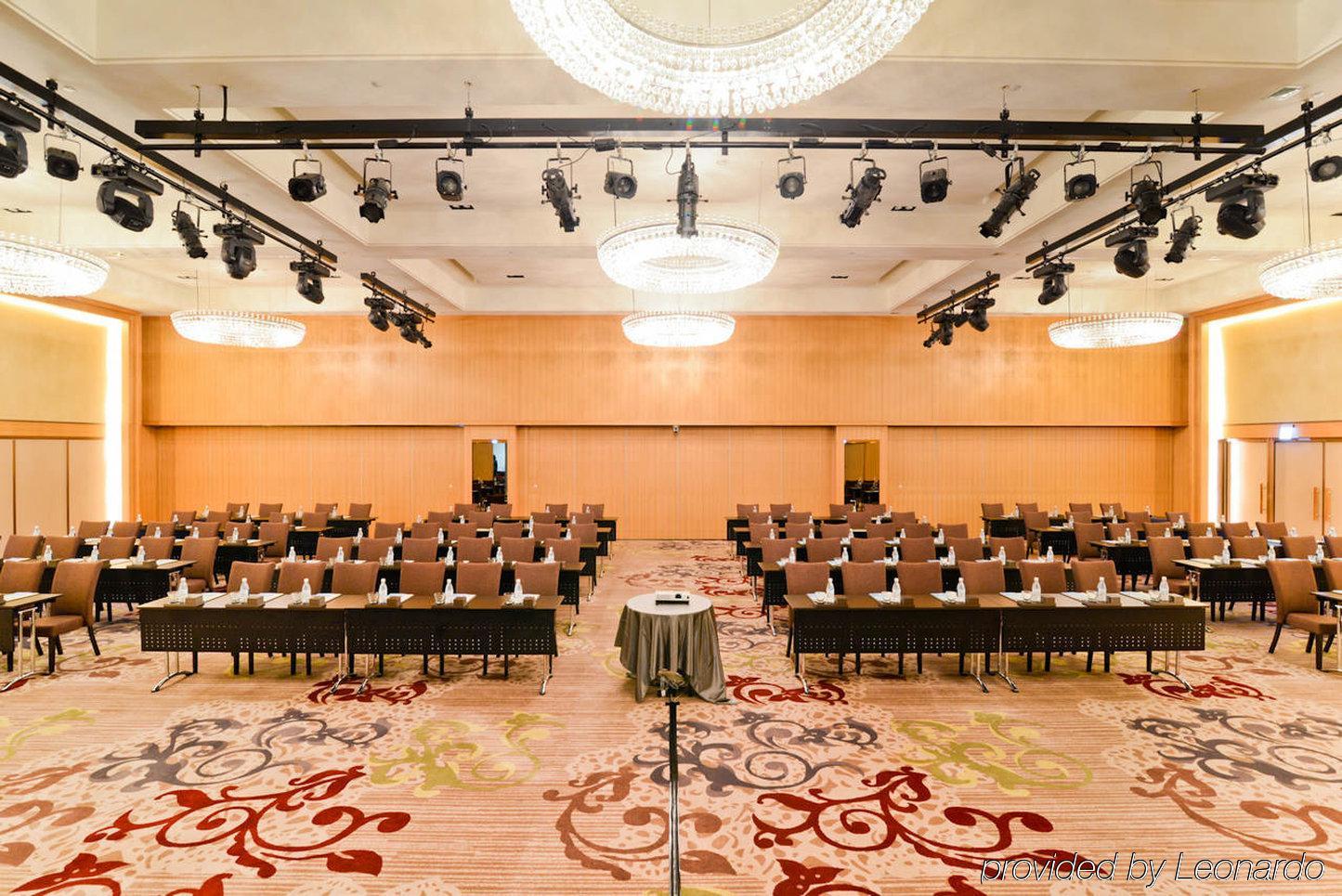 Millennium Hotel Taichung Extérieur photo The ballroom