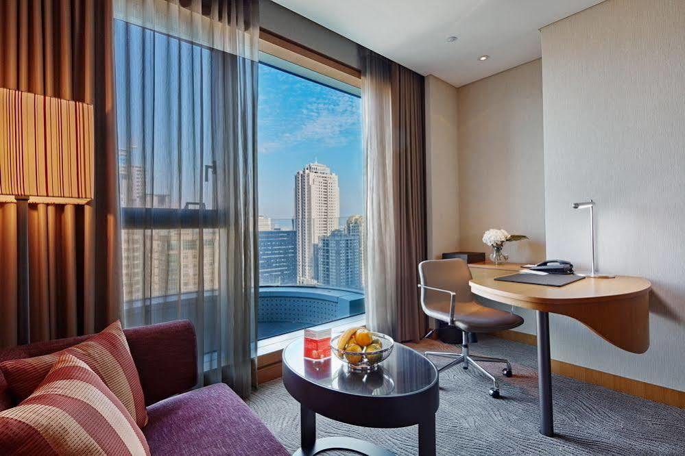 Millennium Hotel Taichung Extérieur photo A room at the hotel